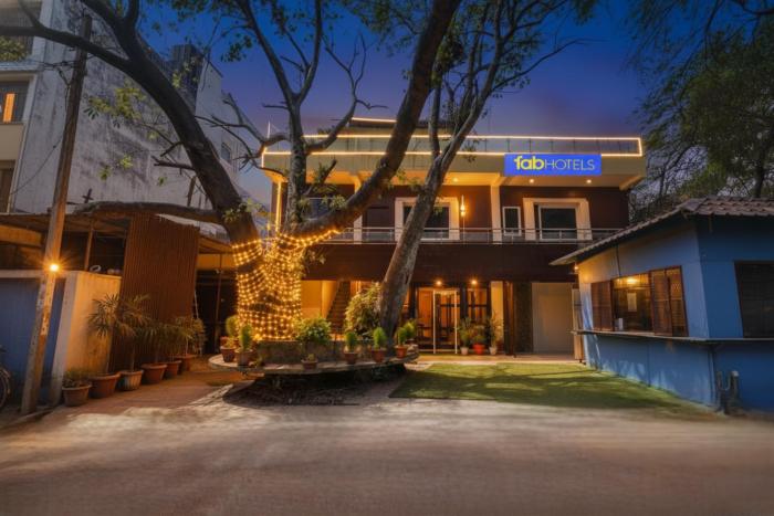 Via Under Bridge - Near Nizamuddin Railway Station