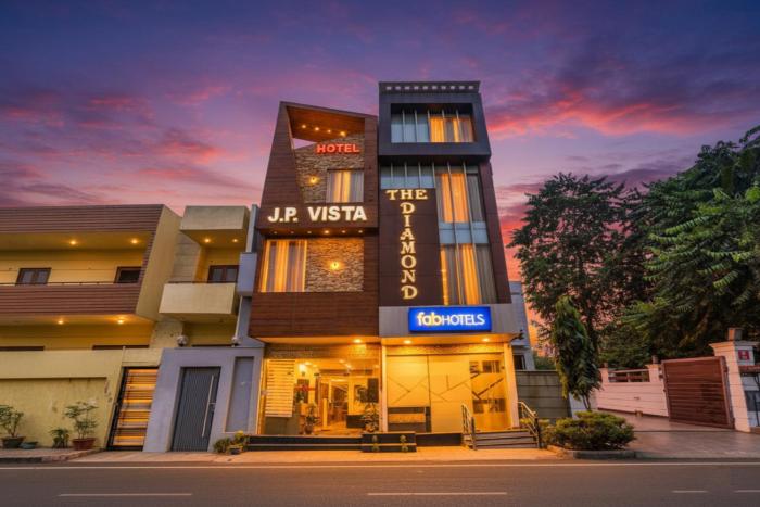 FabHotel Diamond