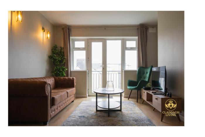 Stay by the Sea Salthill - Entire Apartment