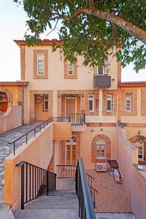 The Eyrie Khao Yai, O2 Villa Pisa