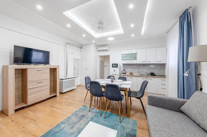 Luminosa Bright Central Flat with AC