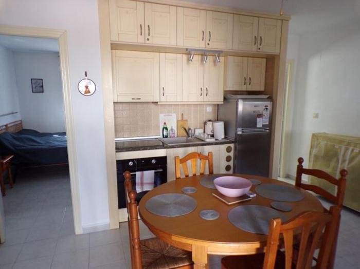 Lookout View Steps to Beach !