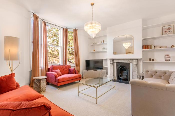 Victorian Queens Park 3BD Maisonette