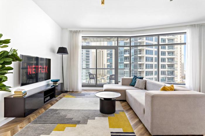 VayK - Exquisite 2BR with Panoramic Marina View