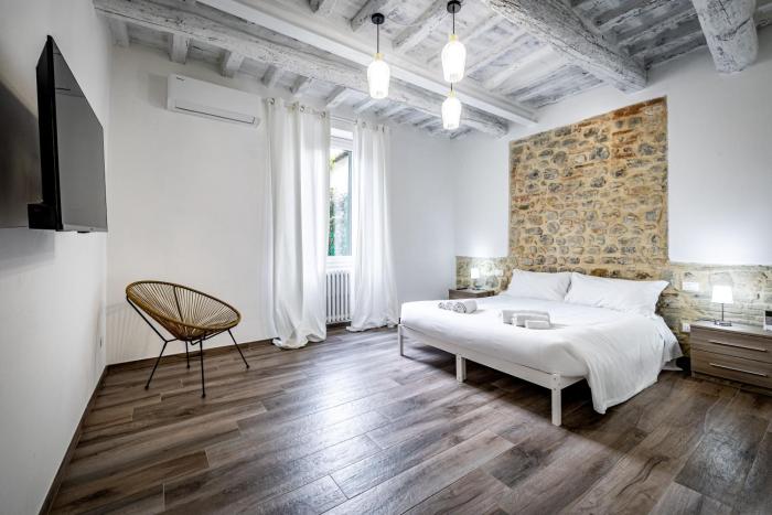 YD quiet 2BR apartment with private garden