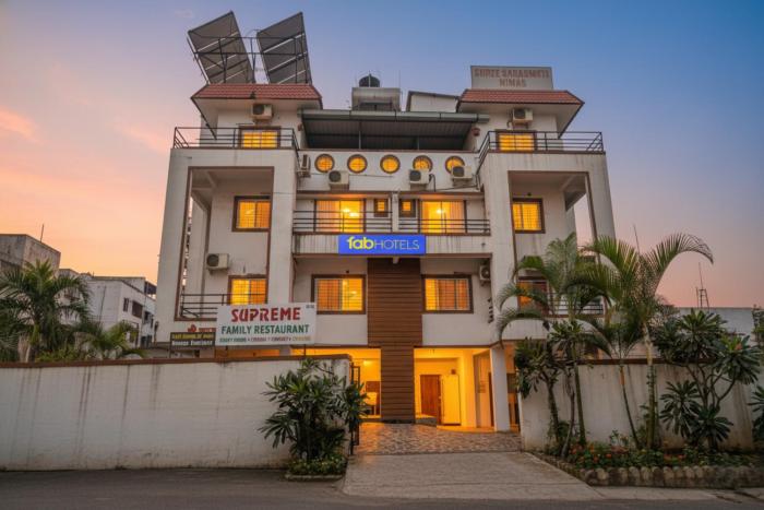 FabHotel Saraswati Niwas - Nr Sinhagad College
