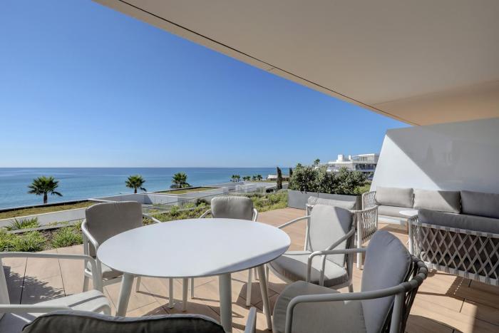 TheEdgeByTheSea Oyster