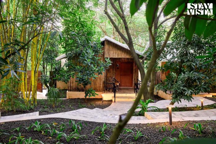 StayVistas Timber Cottage - Cozy Cottages with Indoor Games