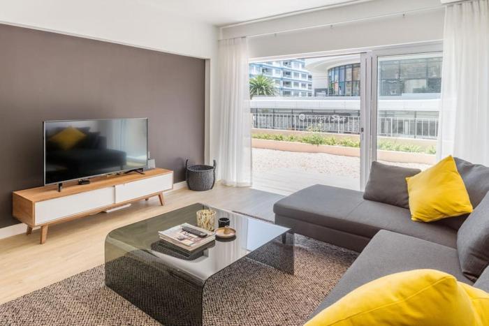 Amazing location in the heart of Sea Point