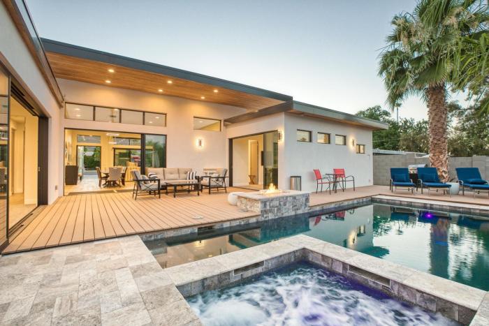 Modern Luxury 4BR Villa with Private Pool & Spa, Walk to Old Town Scottsdale