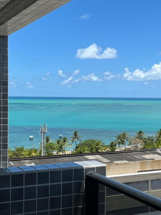 Quarto e sala, vista mar, 50m da praia de Ponta Verde
