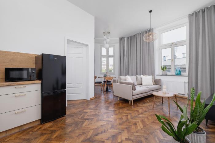 2 Bedroom Apartment for 6 - Augustiańska 1 street