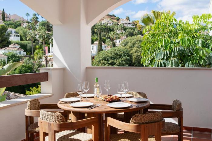 2 private terraces 10 min Puerto Banus pool