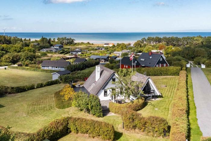 Idyllic Summer House With Sea View
