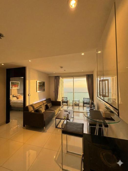 Panoramic sea view at Sky residences - Pattaya beach Pratamnak Modern condo