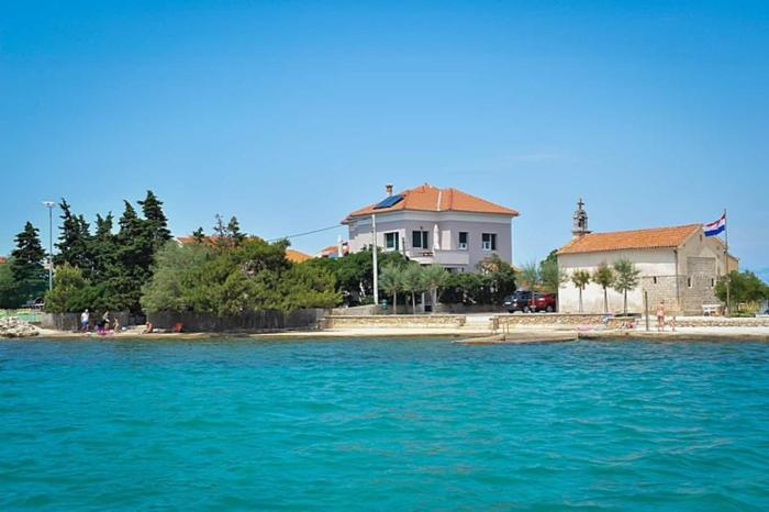 Apartments by the sea Poljana, Ugljan - 24970