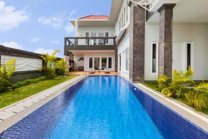 Clarisha Extraordinary 5 BR Private Pool Villa