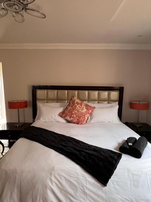 MorningMist Boutique 27 Dawie de Villiers Room 3