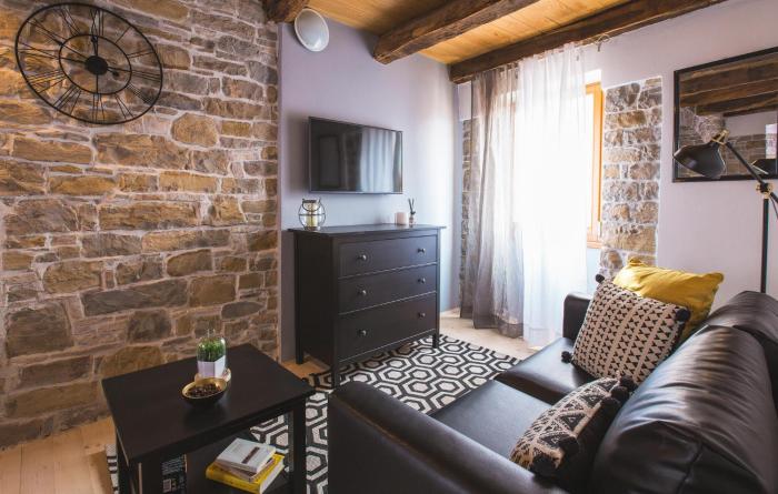 Stunning Apartment In Oprtalj With Wifi