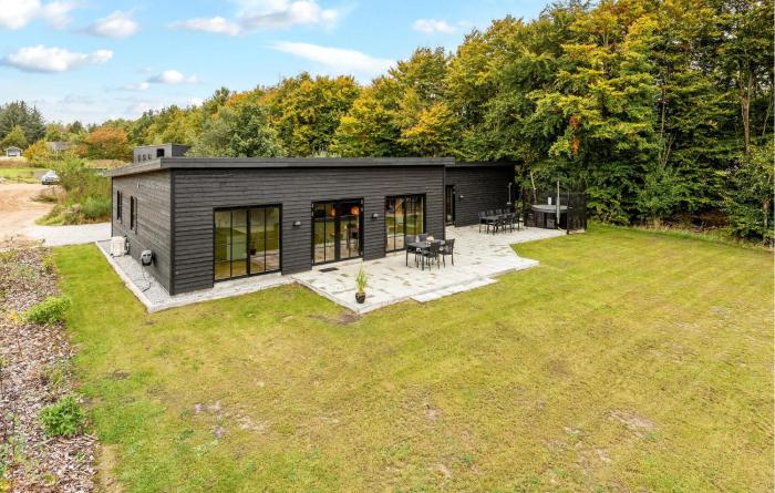 Awesome Home In Toftlund With Wifi