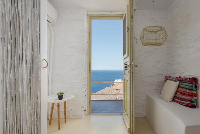 Off the beaten path! Poolside Studio