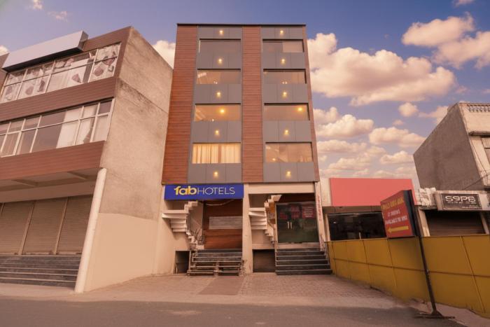 FabHotel Red Ark Inn