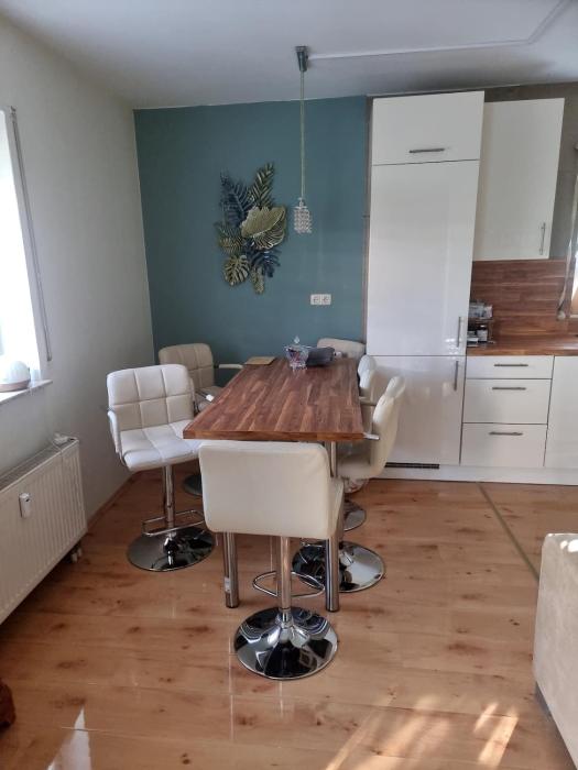 3 Zimmer im HochparterreInklusive