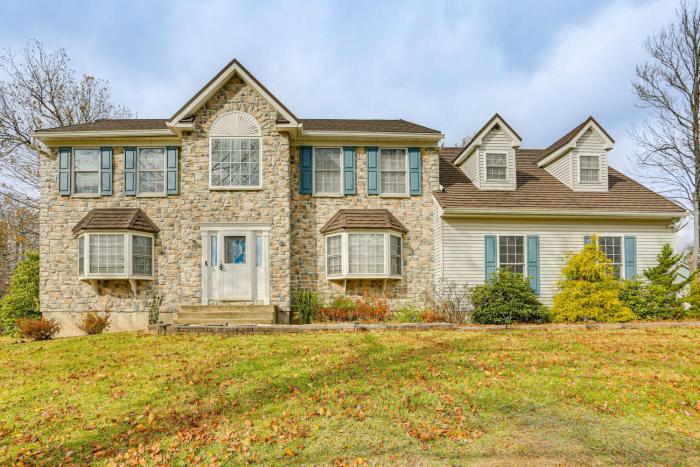 Hike, Ski and Game Spacious Poconos Home with Yard