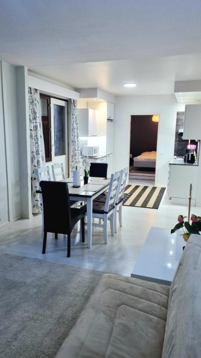 Renovated 2 bedroom aparment