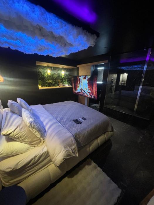 Lécrin Secret Suite & NETFLIX Aubagne-Cassis-Marseille