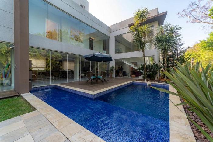 Casa com piscina em condomínio privado em Florianópolis