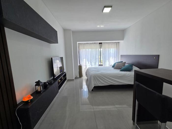 Monoambiente céntrico Nqn, excelente vista