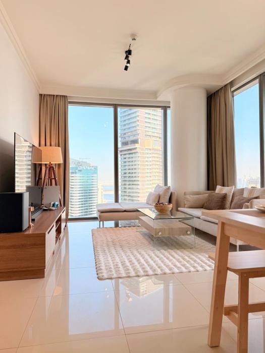 Dubai Mall connected, 38th floor, Amazing pool