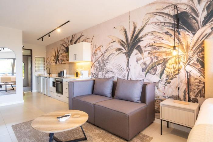 Cozy Luxe Retreat Stylish 2 Sleeper Apartment