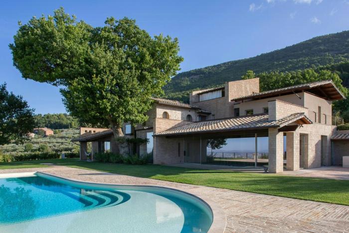 Luxury Villa Overlooking Assisi Valley