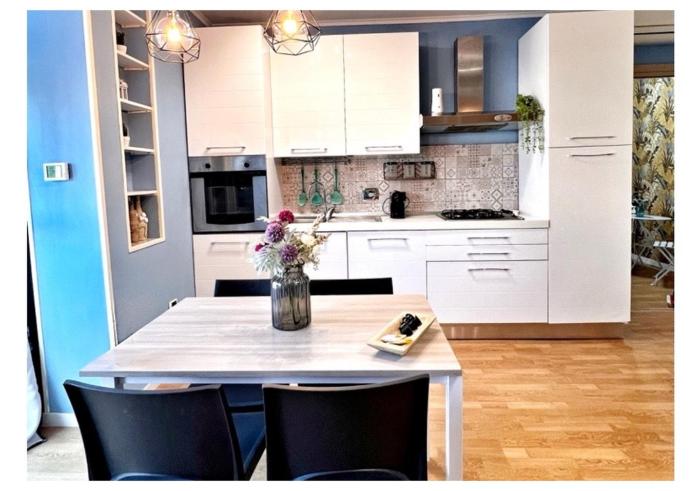 Candy House - appartamento ad Ostia Lido con Parcheggio privato