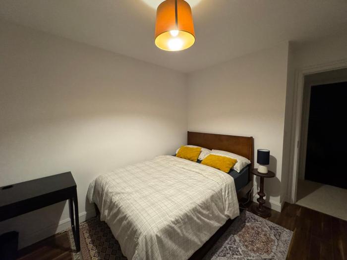 Cozy Double Room in a Quiet Estate Near Airport and Blanchardstown