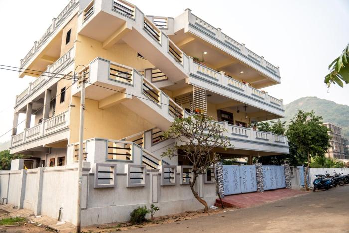 Blue Horizon - 3BHK Sea Facing Spacious Stay