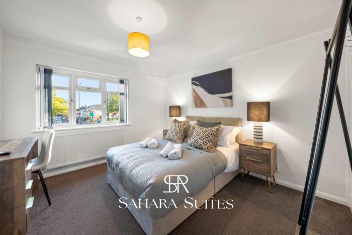 Spacious 5BR Home - Sleeps 9 - Twickenham Rugby - Parking