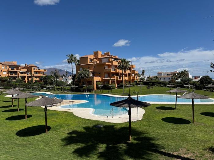 Stunning 2 Bed Beach Apartment