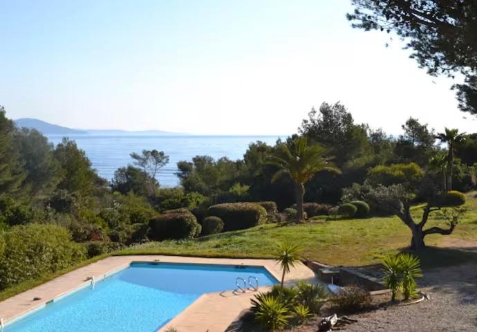 Beautiful villa pool garden family