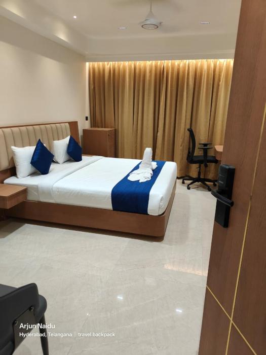 AAA URBAN STAY-Madhapur