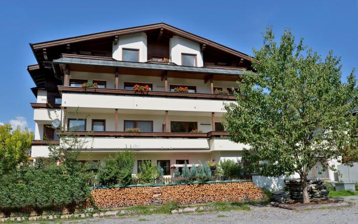 Appartementhaus Kaltenbach-Stumm by PiaundDirk