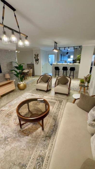 Luxury Apartment in Dokki شقة فاخره في الدقي