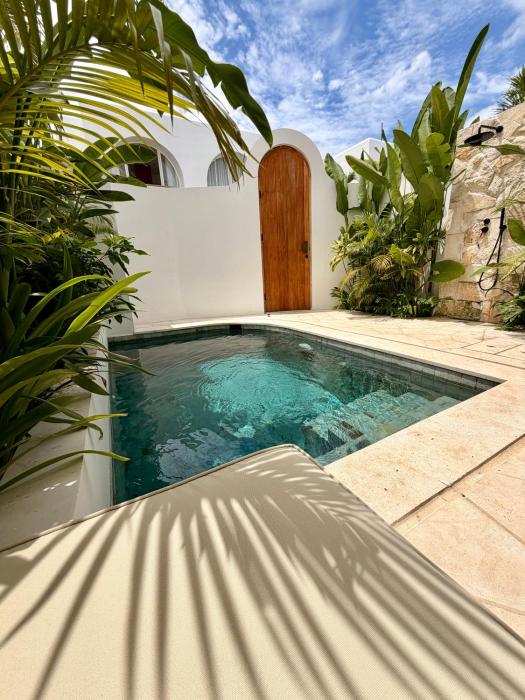 Villa Las Casas 8, 1 bedr private pool Bingin, brand new, central location beach and centre