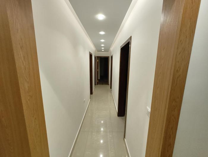 Modern 3-Bedroom Apartment Near Airport, New Cairo & Pyramids
