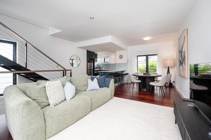 Copperstone Corner, Richmond