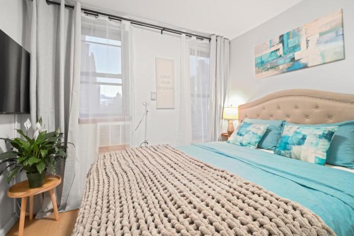 Spacious 4BR Stay in Lower Manhattan