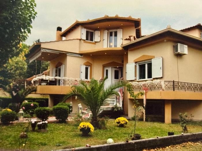 Tzelak Village House