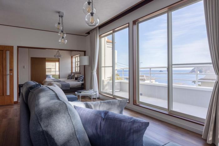 Entire Villa Retreat Ito Orange Beach - Ocean View & Private Onsen, Hunos Hale at Ito Orange Beach